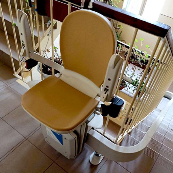 Flexibilné riešenie debarierizácie pomocou stoličkového výťahu