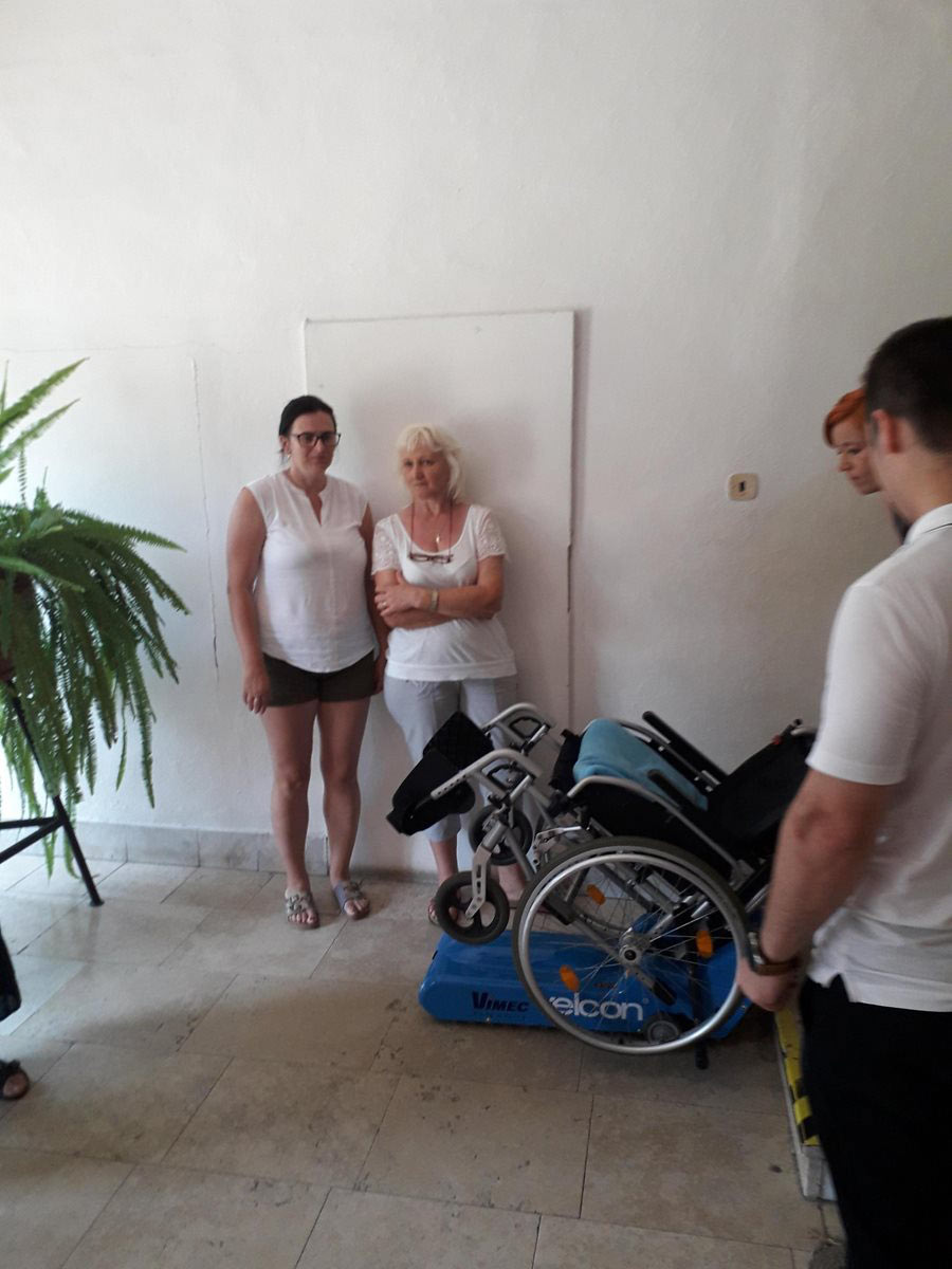 Slávnostné odovzdanie schodolezu - Velcon.sk