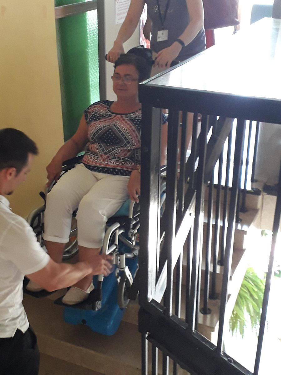 Slávnostné odovzdanie schodolezu - Velcon.sk