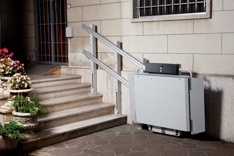 Šikmá schodisková plošina LOGIC