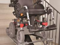Jolly - Verzia pásové schodolezu s rampou pre elektrický invalidný vozík