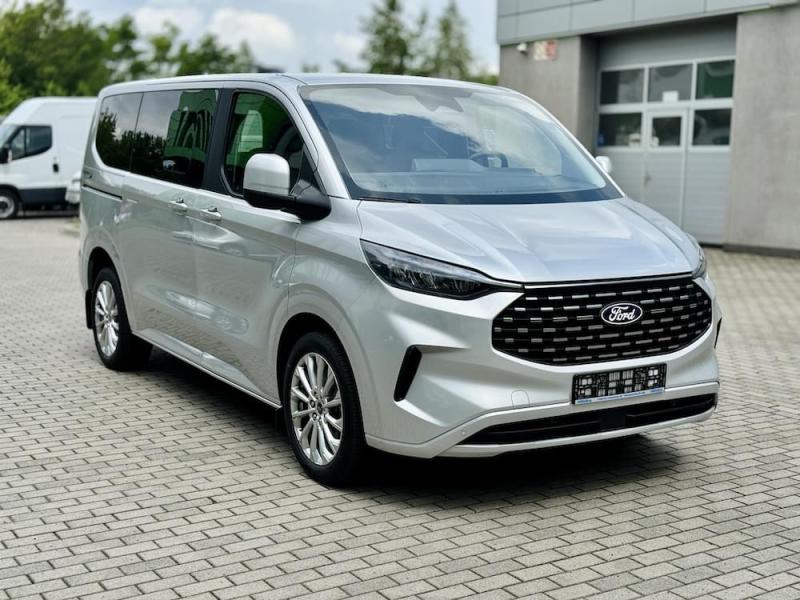 Bezbariérový automobil Ford Tourneo Independence