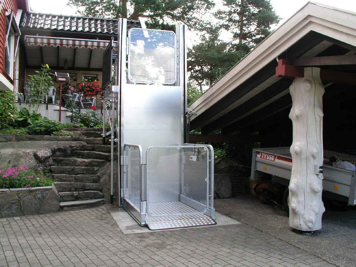 Zvislá plošina bez šachty pre vozíčkarov